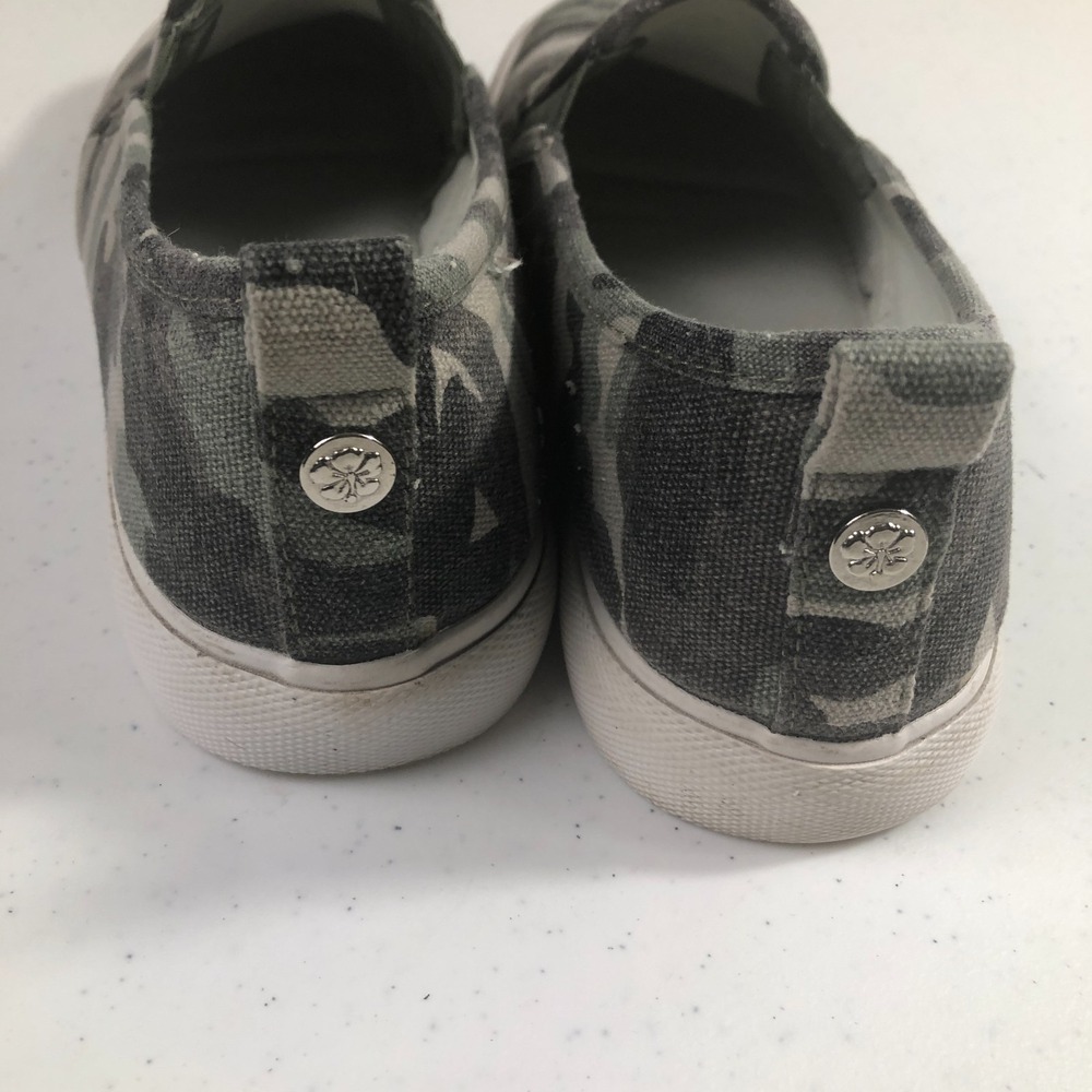 Tommy Bahama Womens 8.5 Camo Slip‎ On Sneaker Military Utility Athleisure Street - Picture 4 of 8